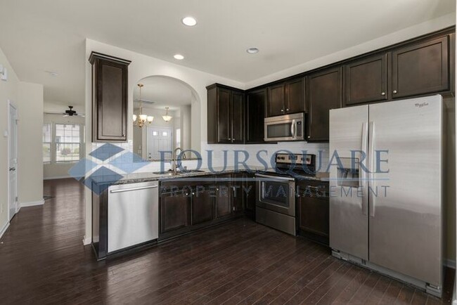 Building Photo - End Unit Townhome | Washer/ Dryer Included...