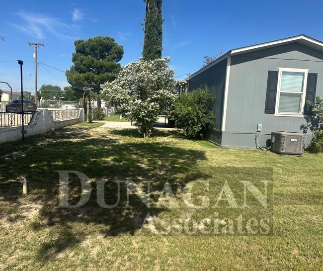 Building Photo - 9/4 @ 3:30 SCHEDULED SHOWING Spacious 3 Be...