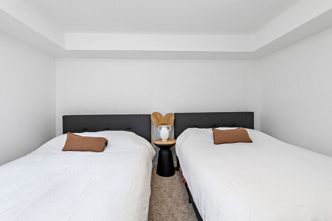 Building Photo - 526 Troost Ave