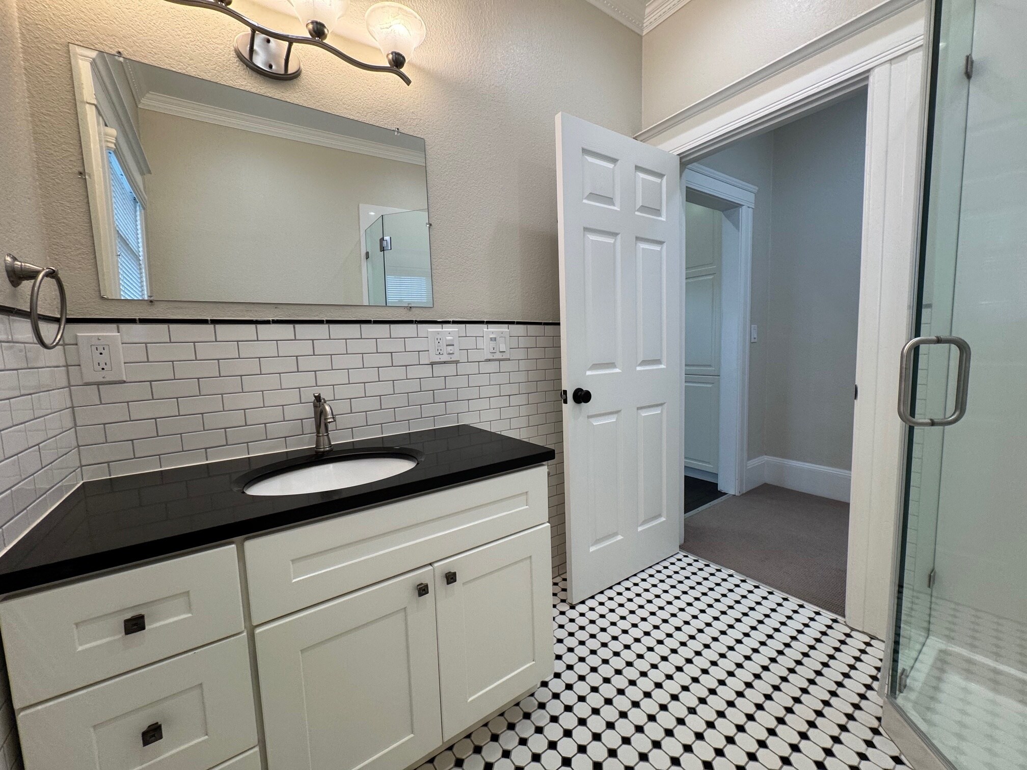 Building Photo - 2514 Central Ave