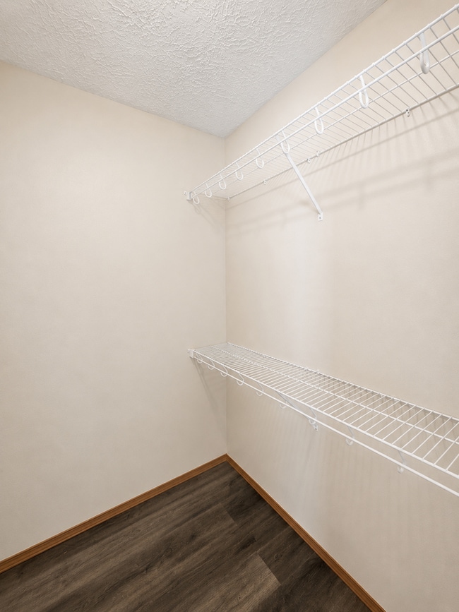 Building Photo - 842 Lorenza Dr