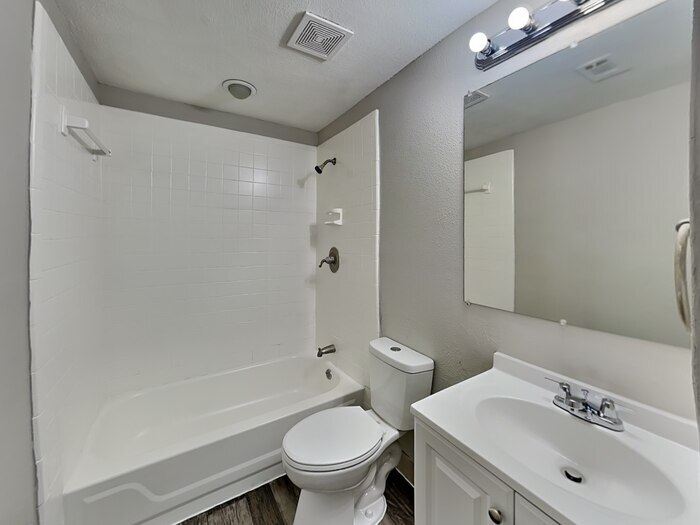 Building Photo - 7627 Mc Cowan Dr