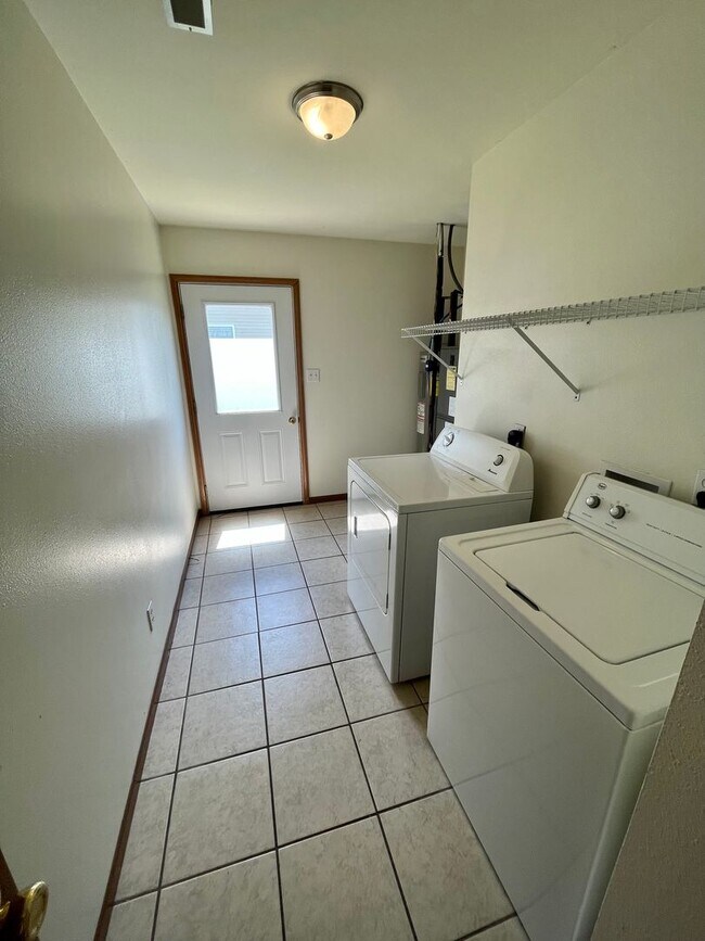 Building Photo - All Inclusive Duplex - 3 Bedroom; 2 Bathroom