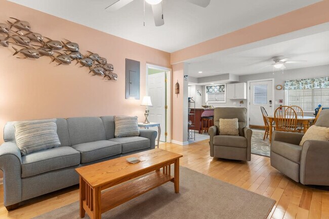 Building Photo - 24 Ashworth Ave