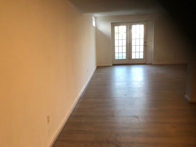 Building Photo - 6300 Corbin Woods Ct