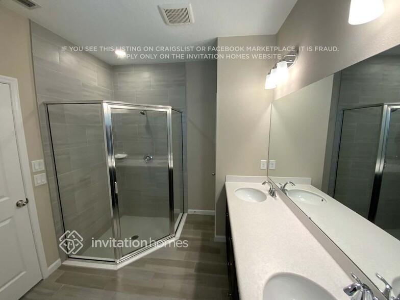 Building Photo - 11352 Oyster Creek Rd