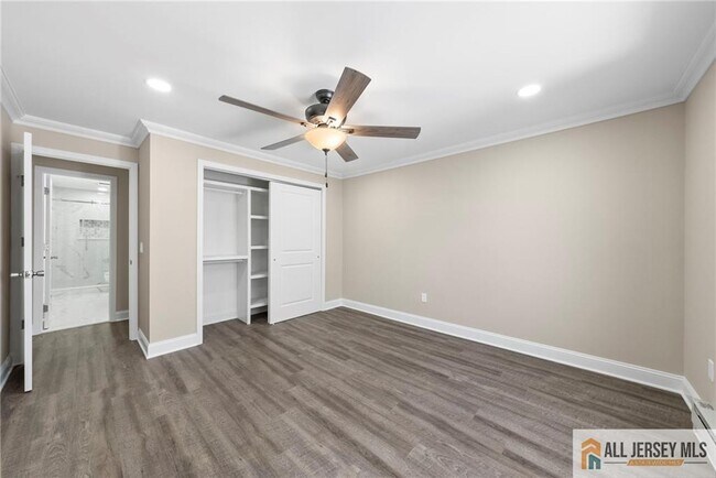Building Photo - 265A Crosse Dr