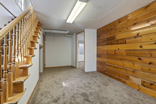 Building Photo - 3156 S Metropolitan Way