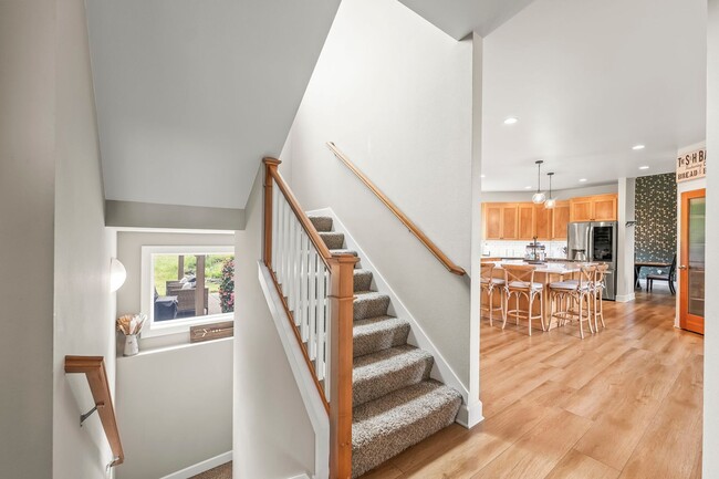 Building Photo - Exquisite Fox Island Home 3 Bedroom, 3.5 B...