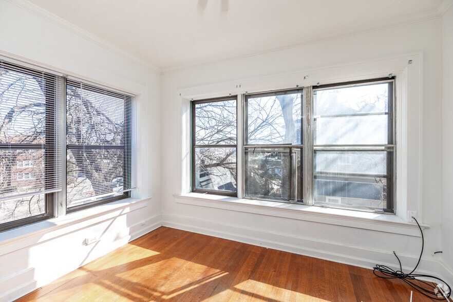 2BR, 1BA - 1,600SF - Den - 3612 Ingersoll Ave