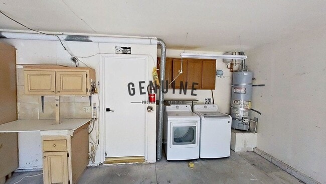 Building Photo - Move-in Special: $500 off 1st Month’s Rent on this Spacious 2 Story 3Bd 2.5Ba Townhome