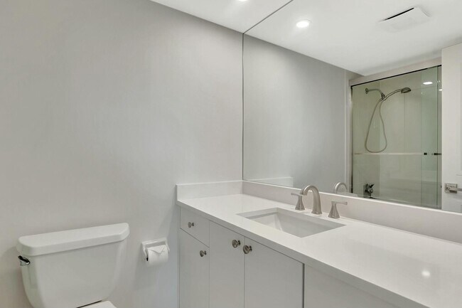 Building Photo - 3300 S Ocean Blvd