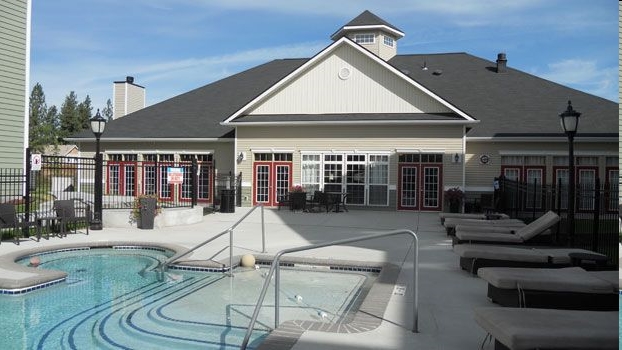 Pool & Clubhouse - The Grove at Cheney