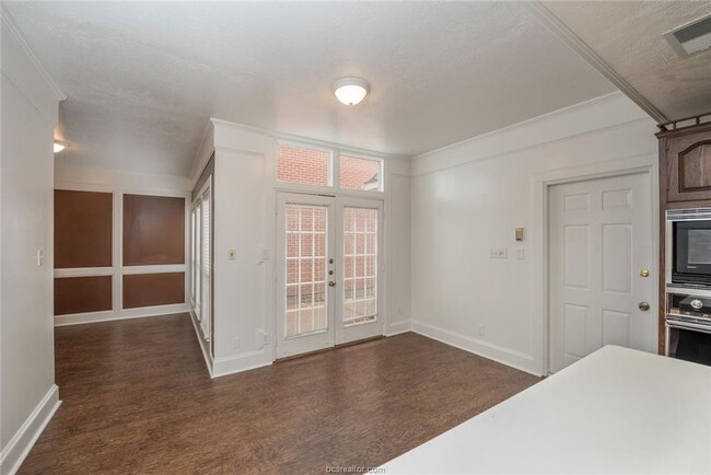 Building Photo - 4400 Carter Creek Pkwy