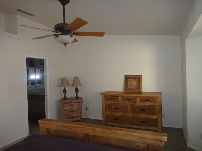 Building Photo - 3894 Bluegrass Ct