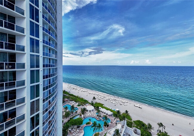 Building Photo - 18001 Collins Ave