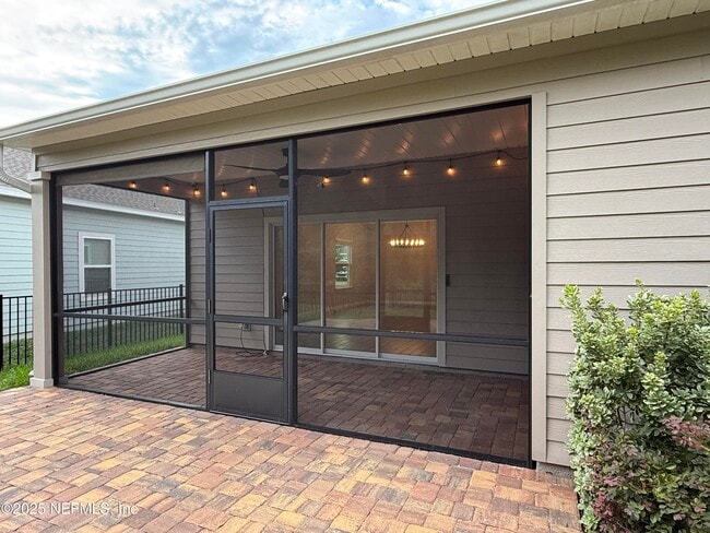 Building Photo - 309 St Vincent Dr