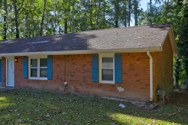Building Photo - 2233 Davis Rd SW