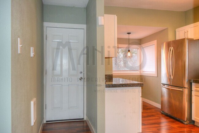 Building Photo - Garland Triplex