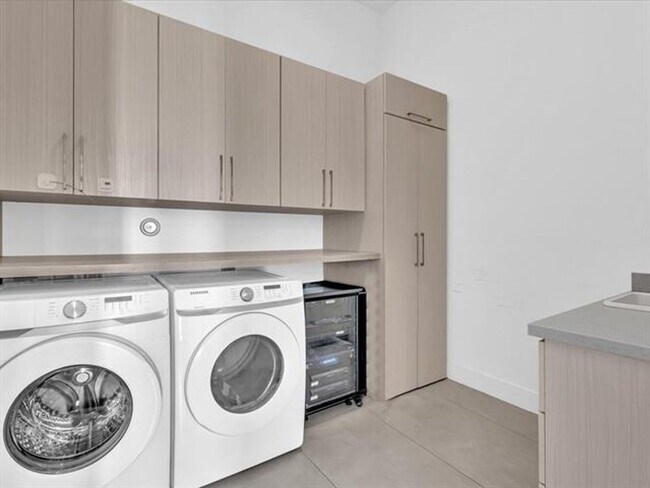 Building Photo - 6122 SW 173rd Way