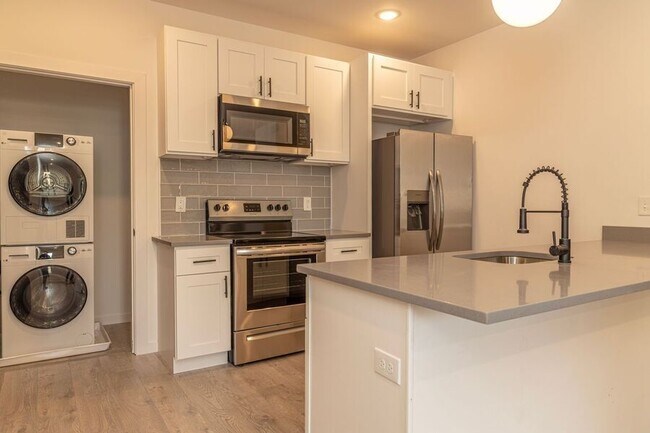 Building Photo - 109 N 63rd St