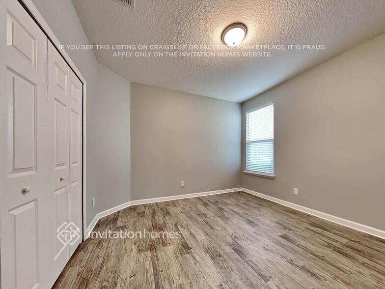 Building Photo - 170 Prairie Ridge Dr