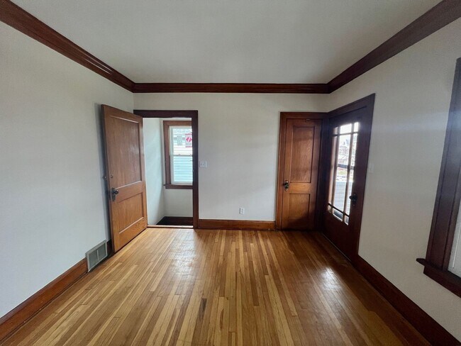 Building Photo - 2068 Waterbury Rd