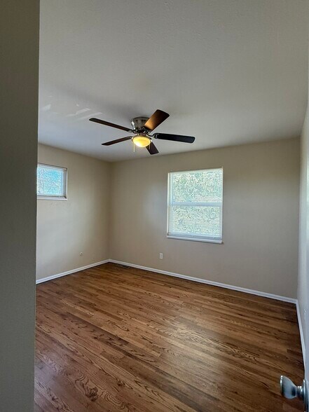 Room 1 - 1522 Rainier Dr