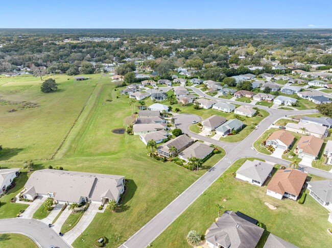 Building Photo - Exquisite Huntington Hills Golf and Countr...