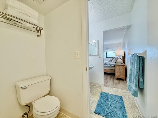 Building Photo - 7410 S Ocean Dr