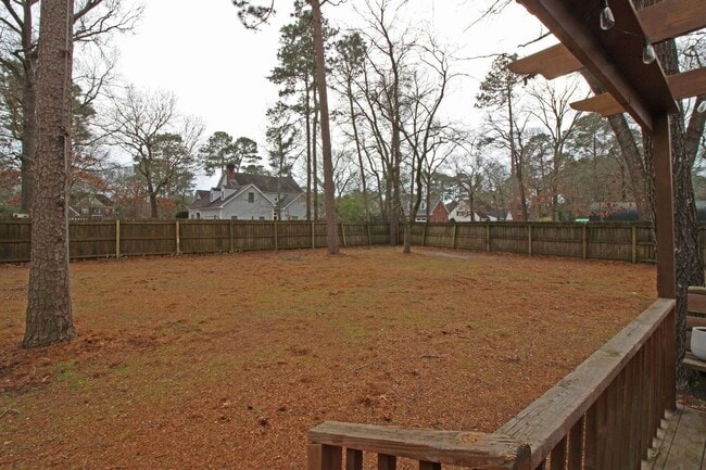 Building Photo - 303 Dobbs Dr SE