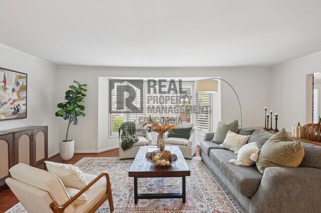 Building Photo - 5025 Hillsboro Pike