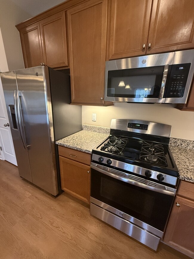 Building Photo - 222 Skyway Dr