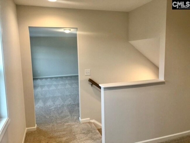 Building Photo - 5 Spinney Ct