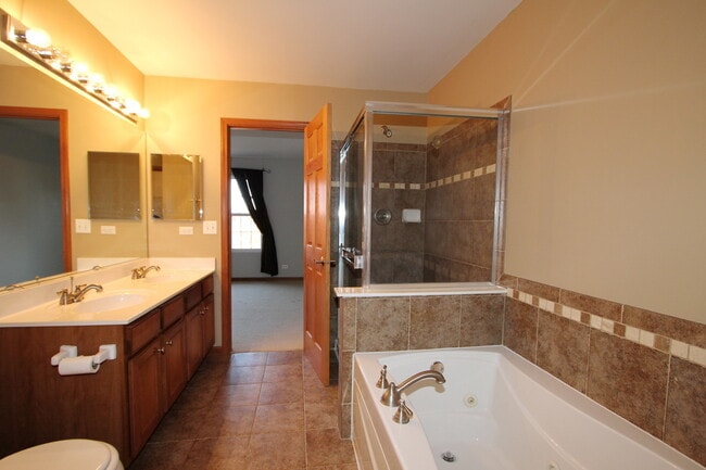 Building Photo - 228 Springbrook Trail S