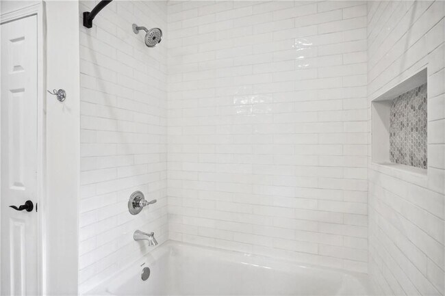 Building Photo - 1249 Goodwin Rd NE