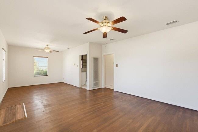 Building Photo - 2717 S 11th St
