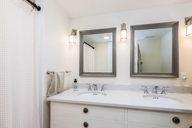 Building Photo - 1 Franklin St