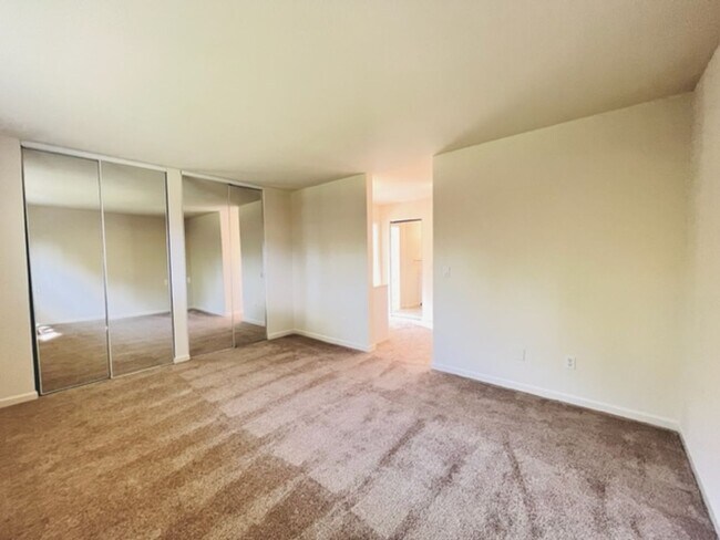 Building Photo - Charming 4BD/2BA, Single-Story Ranch-Style...