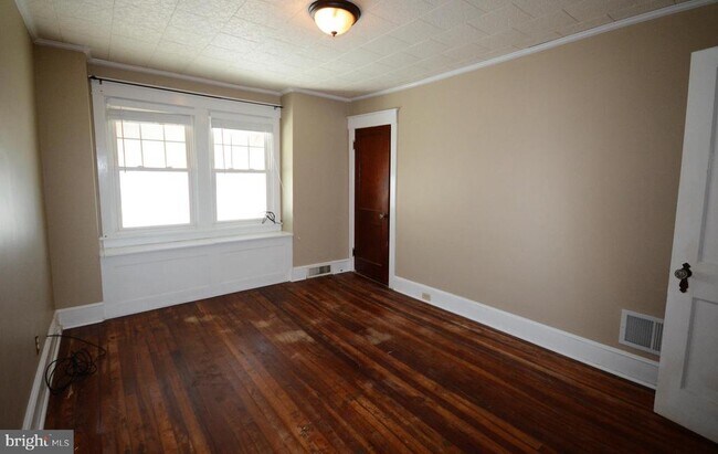 Building Photo - 623 Guilford Ave