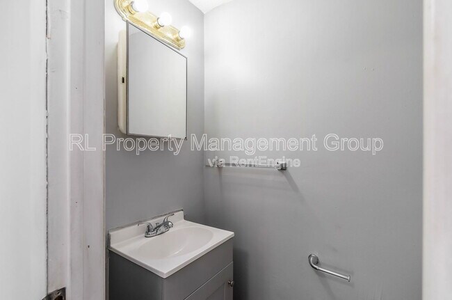 Building Photo - 483 S Champion Ave