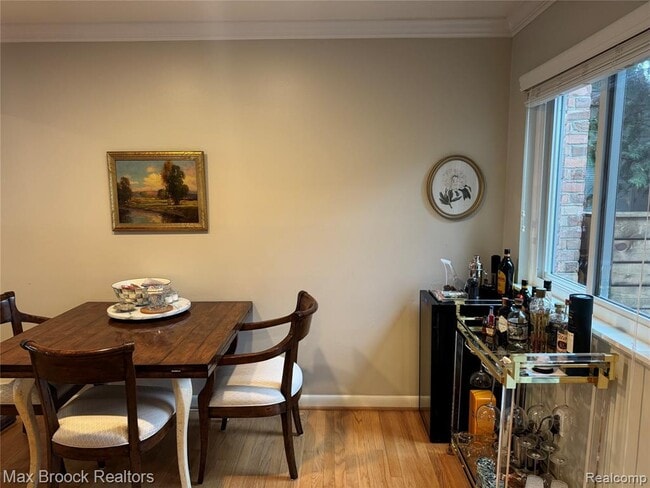 Building Photo - 383 W Brown St