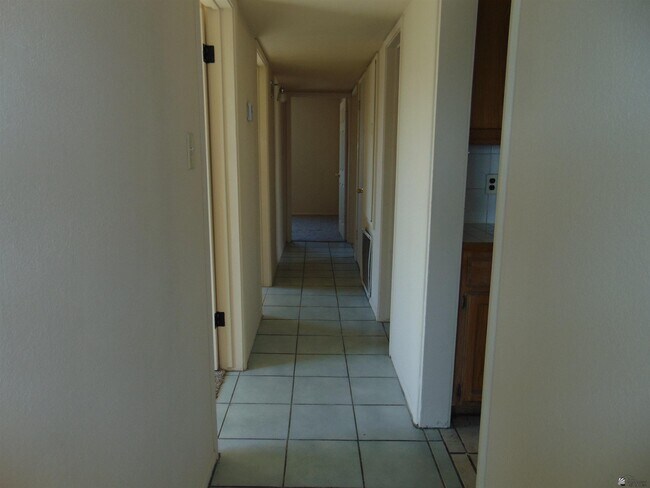 Building Photo - 2070 E La Mesa St