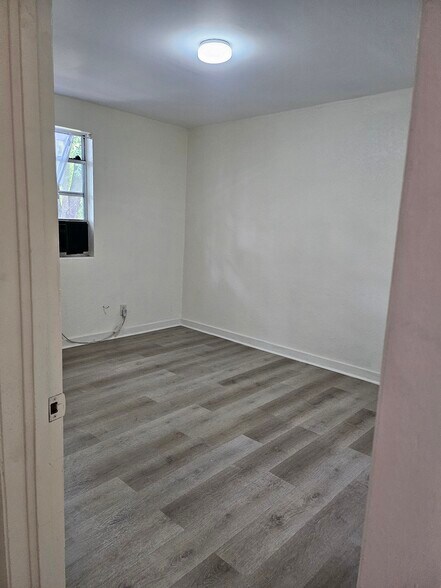 Building Photo - 2119 Mount Herman St