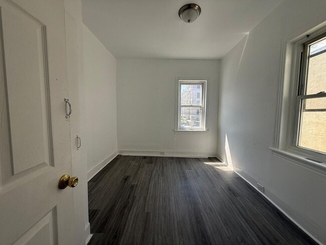 Building Photo - 27 Wilkinson Pl