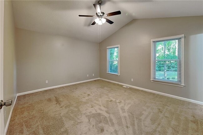 Building Photo - 323 Sumer Ln N