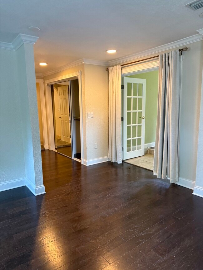 Building Photo - 430 Gehr Ln