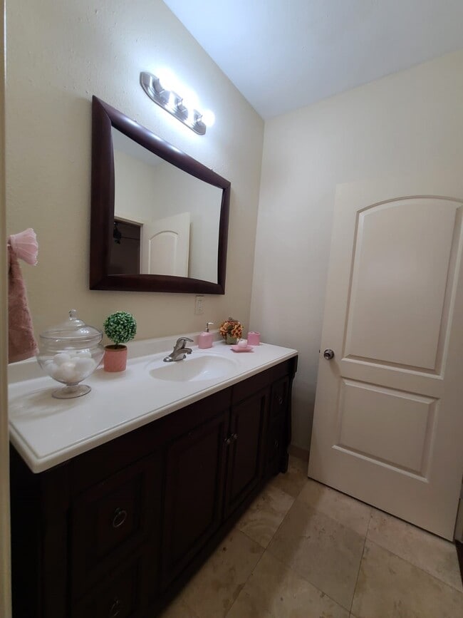 Building Photo - 5515 Petty St