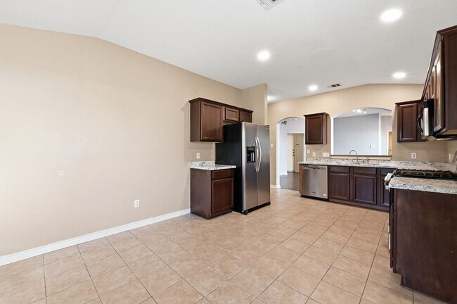 Building Photo - 920 Coronation Way