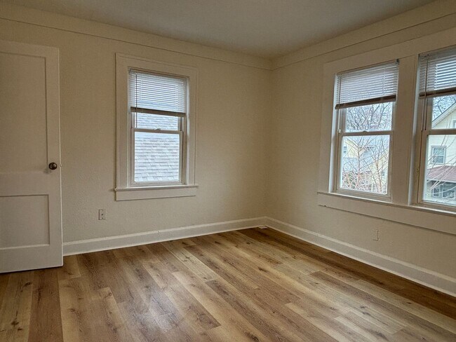 Building Photo - 83 N Ewing St